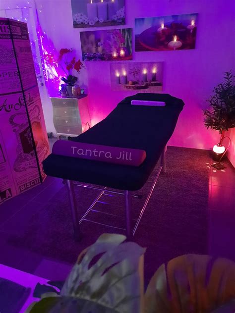 Tantric massage Escort Agioi Anargyroi